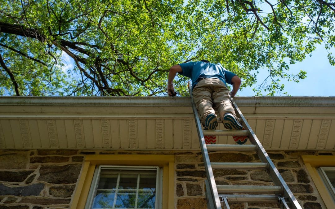 How to Clean Your Gutters the Right Way